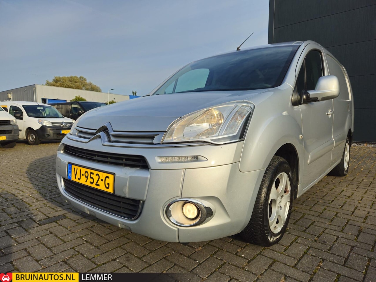 Citroën Berlingo - 1.6 e-HDI lang 90 PK Airco 3-persoons - AutoWereld.nl