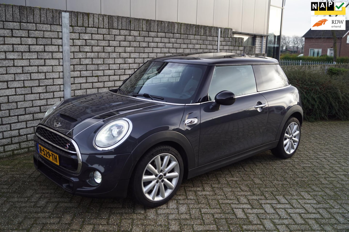 MINI Cooper S - Mini 2.0 Chili 192 PK 3 DRS Leder Sportst Stoelverw Panodak Clima Harman Kardon Sound Keyl - AutoWereld.nl