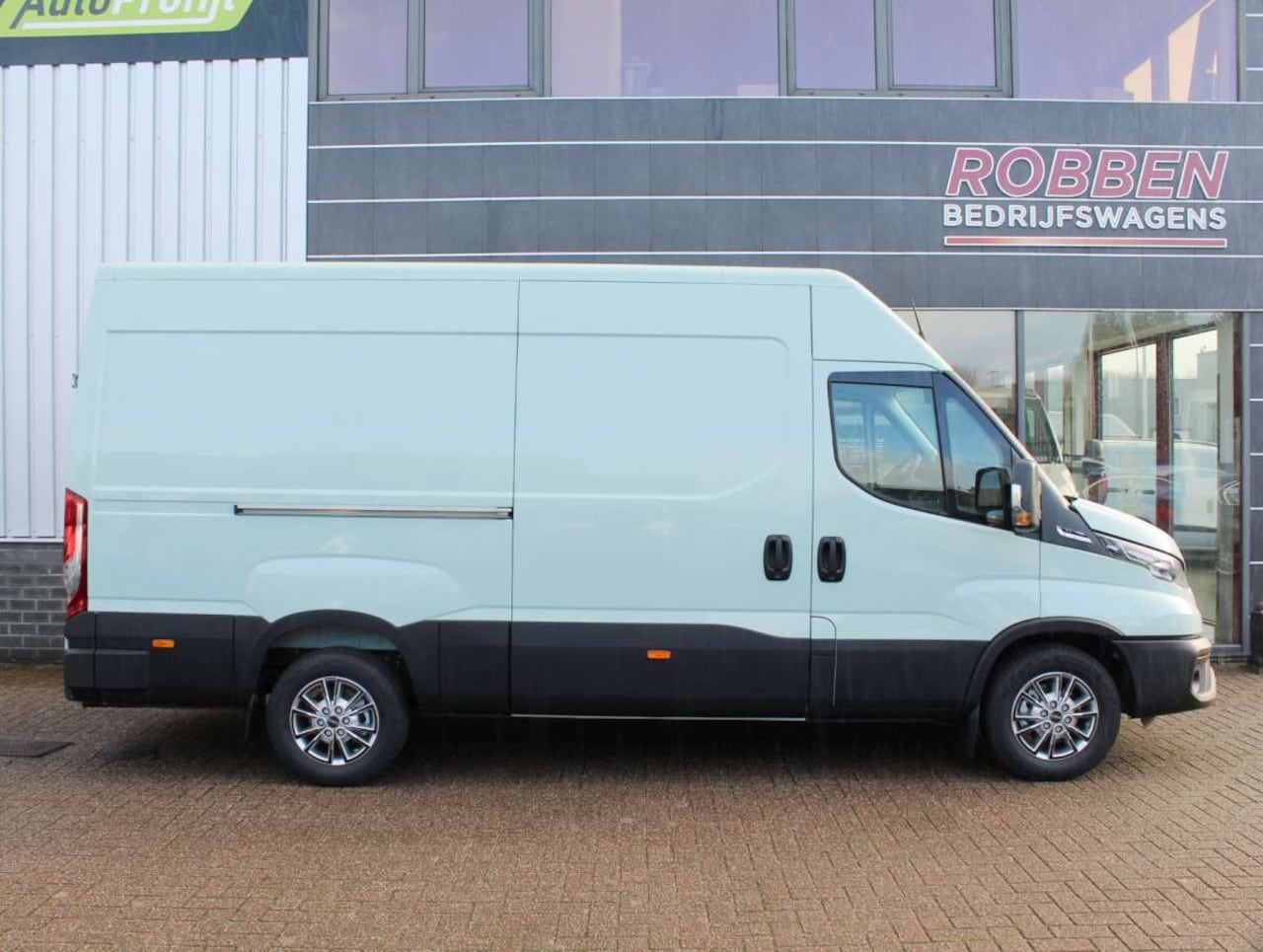 Iveco Daily - 35S16 HA8 Aut. Trekhaak/Cam/PDC Nieuw - AutoWereld.nl