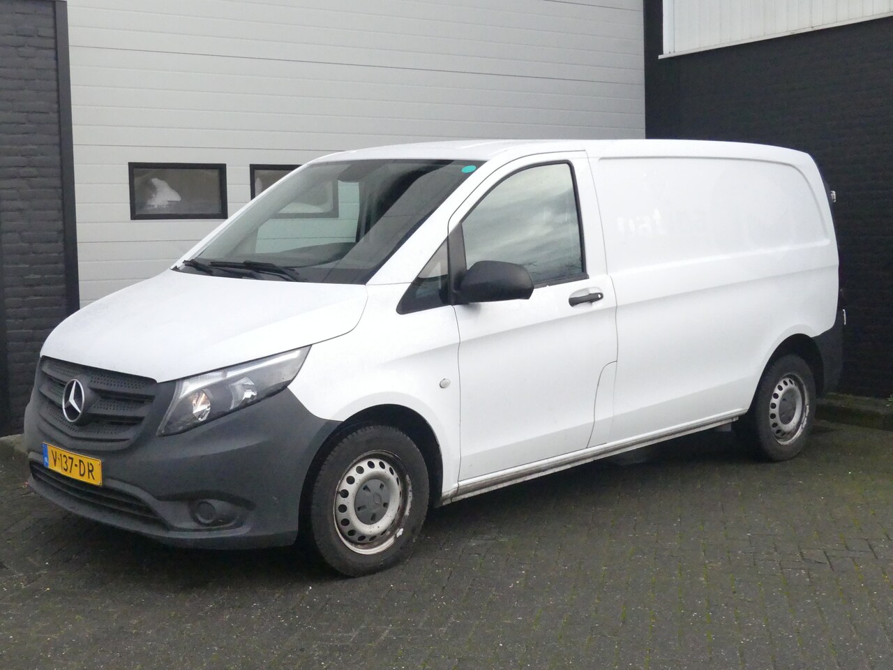 Mercedes-Benz Vito - 109 CDI Euro 6 - Airco - Radio - Trekhaak - €8.950,- Excl. - AutoWereld.nl