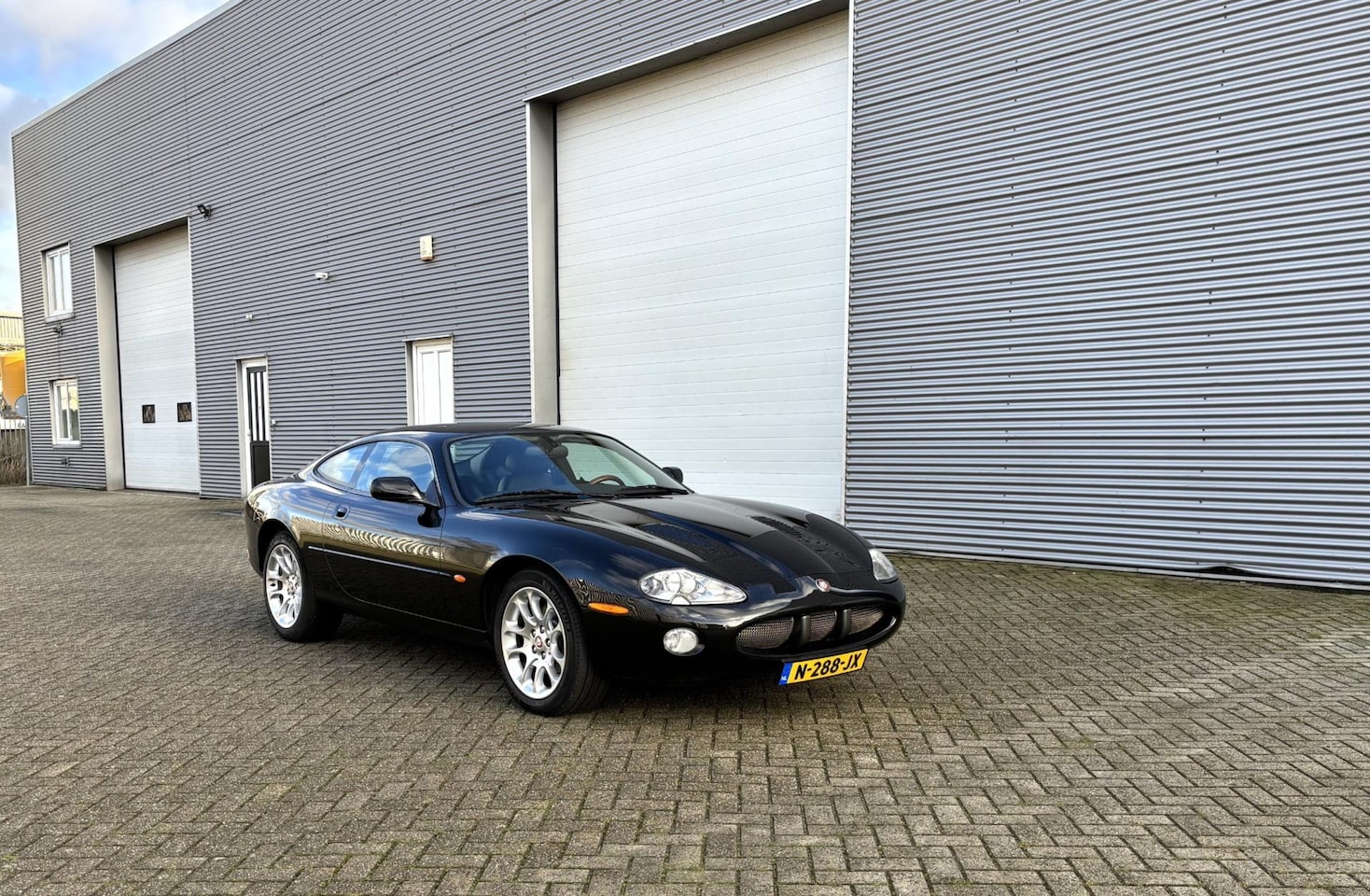 Jaguar XKR - 4.0 V8 Coupé 4.0 V8 Coupé - AutoWereld.nl