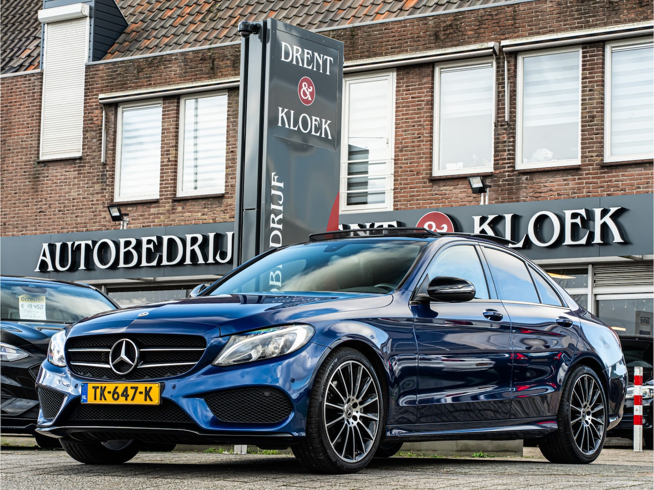 Mercedes-Benz C-klasse - 180 AMG Sport Edition 19 inch ORG NL PANO CAMERA NIGHT PAKKET TREKHAAK 37000KM!! - AutoWereld.nl