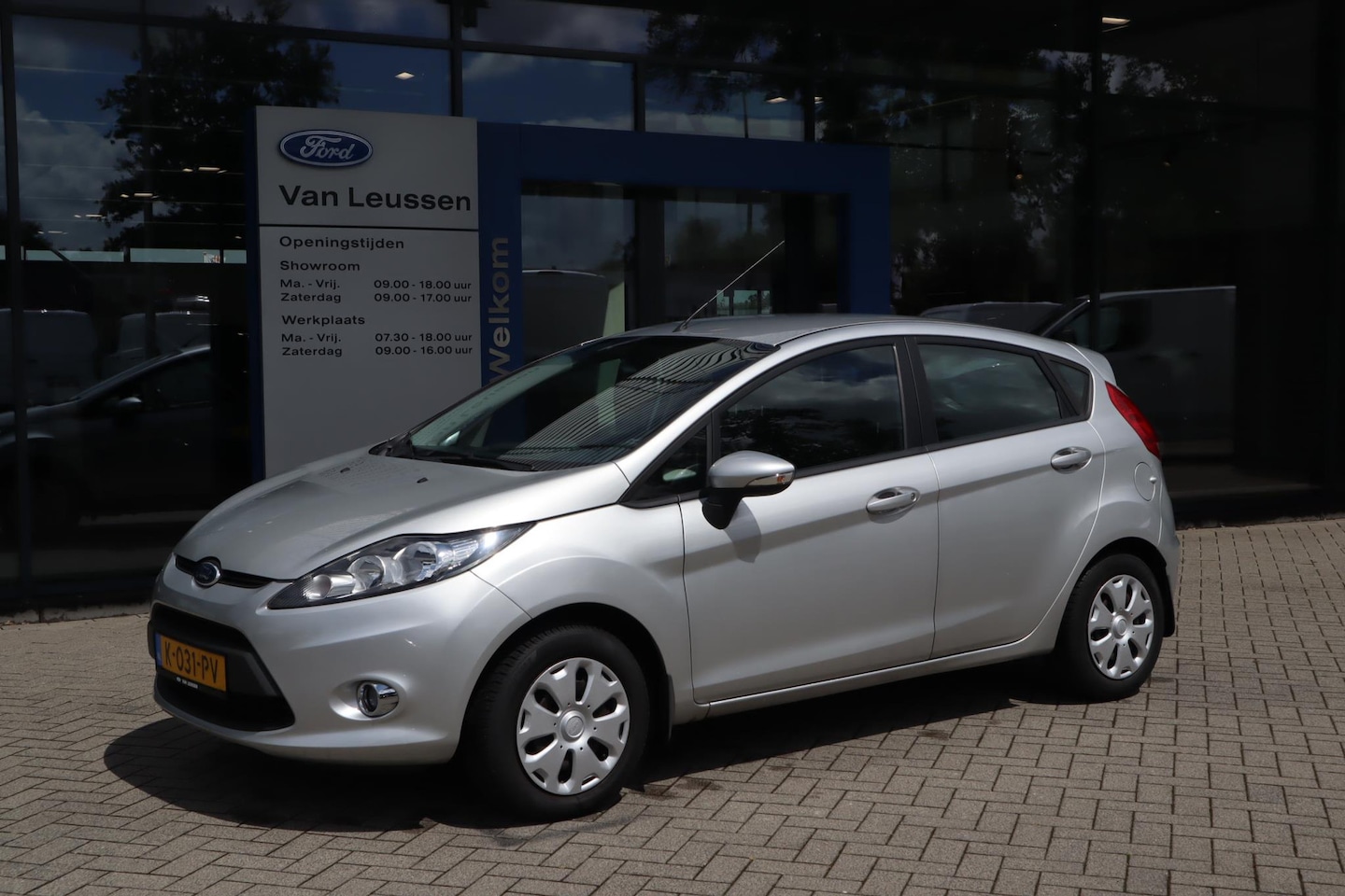 Ford Fiesta - 1.25 Trend 5-DEURS AIRCO STOELVERW. VOORRUITVERW. AFN-TREKHAAK - AutoWereld.nl