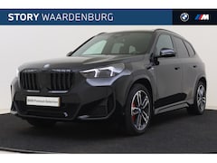 BMW X1 - xDrive30e M Sport Automaat / Panoramadak / Sportstoelen / Adaptieve LED / M Adaptief onder