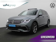 Volkswagen Tiguan Allspace - 7 pers. 1.5 TSI 150PK DSG R-Line | Pano | IQ Light | Stoelverwarming | Navi | Parkeersenso