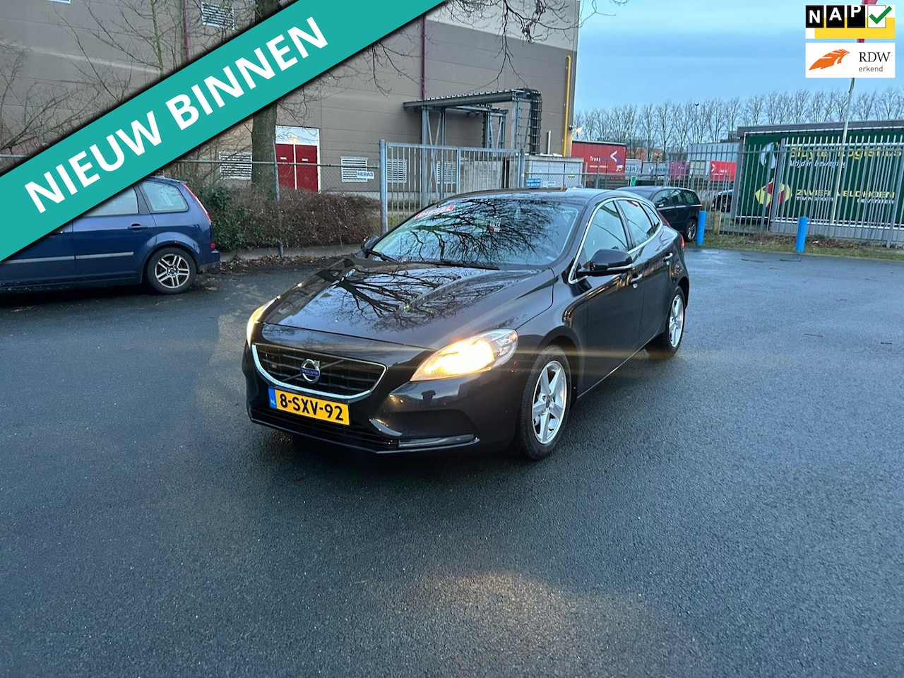 Volvo V40 - 1.6 D2 Momentum SUPER MOOIE AUTO TOP ONDER HOUDEN - AutoWereld.nl