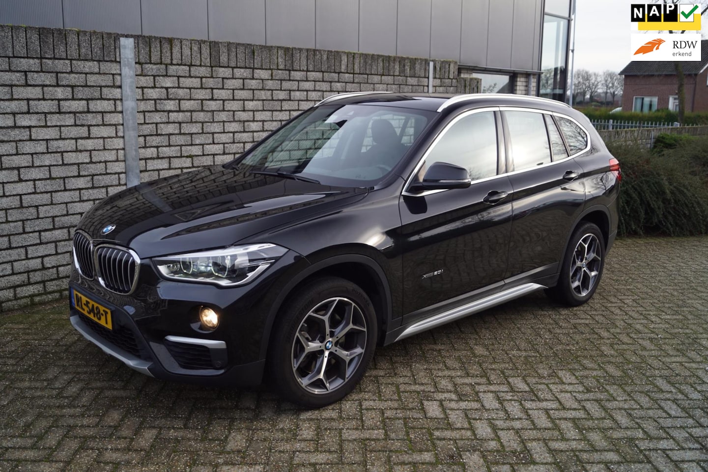 BMW X1 - X-Drive20i High Executive Autom 192 PK Leder Sportst Stoelverw Navi Head-Up Clima Cruise 2 - AutoWereld.nl