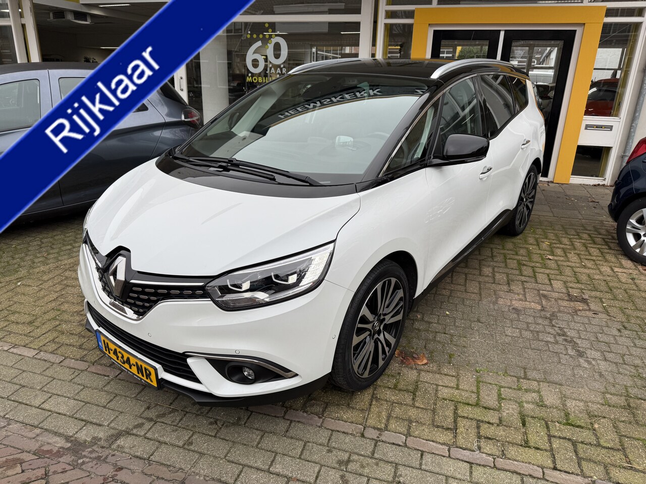 Renault Grand Scénic - 1.3 TCe Initiale Paris PANORAMADAK CAMERA PARKSENSOREN AUTOM INPARKEREN TREKHAAK LICHTMETA - AutoWereld.nl