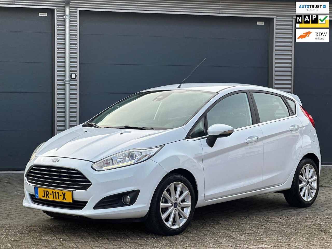 Ford Fiesta - 1.0 EcoBoost Titanium 1.0 EcoBoost 100 pk Titanium, 5 deurs, cruise control, ECC,Nederlandse auto met nationale - AutoWereld.nl