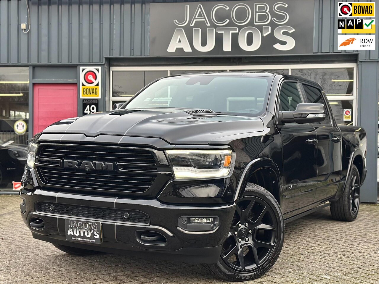 Dodge Ram 1500 - 5.7 V8 4x4 Crew Cab Laramie Sport Night - AutoWereld.nl