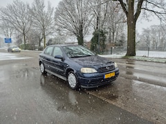 Opel Astra - 1.6-16V Edition