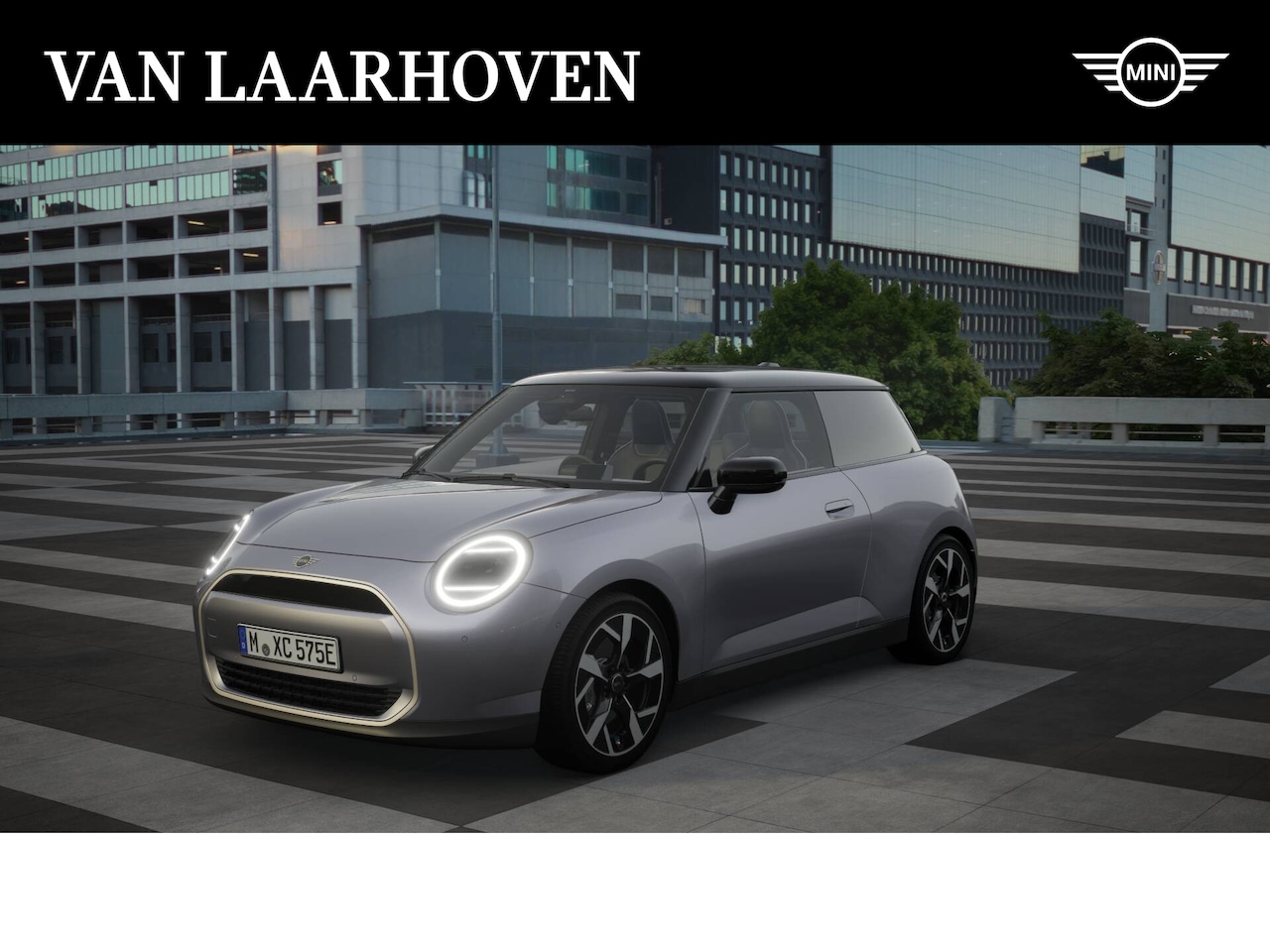 MINI Cooper - Hatchback E / Favoured / Pakket M / 18 inch Slide Spoke 2-tone - AutoWereld.nl