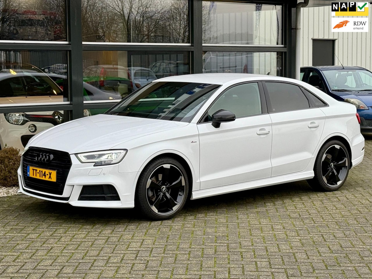 Audi A3 Limousine - 30 TFSI Sport S Line Edition S-tronic NAP APK !! - AutoWereld.nl