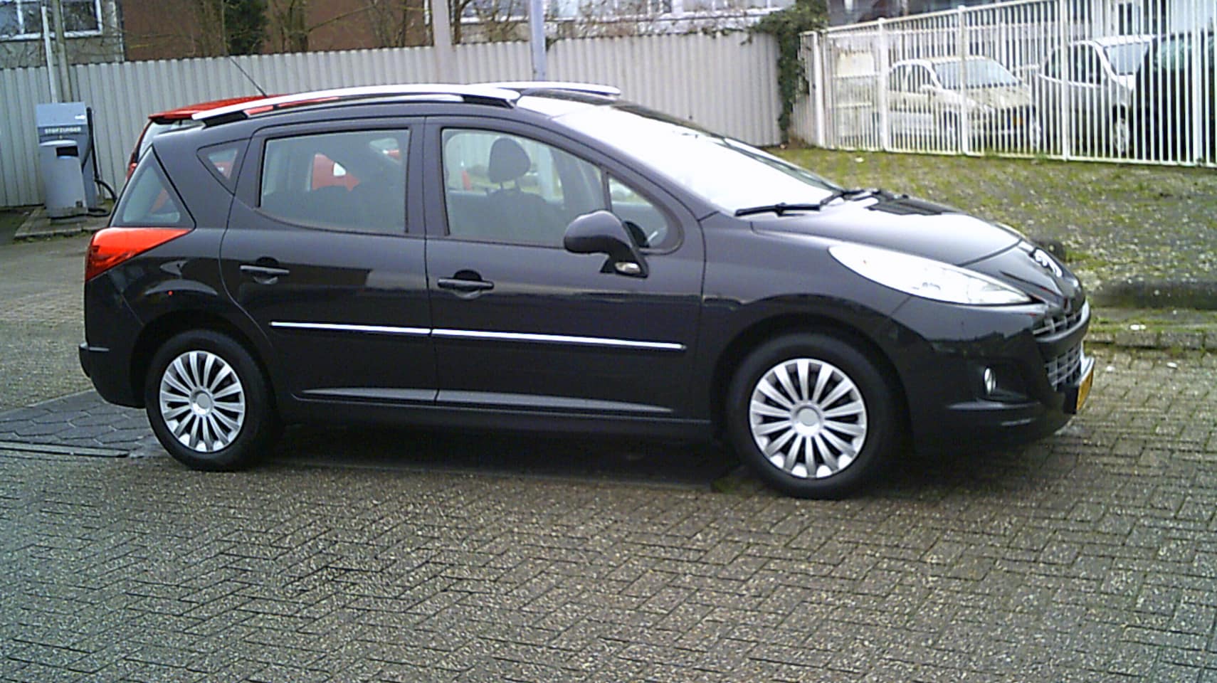 Peugeot 207 SW - 1.6 VTi Active In zeer goede staat , ook bekleding netjes , vol opties , Navigatie. - AutoWereld.nl