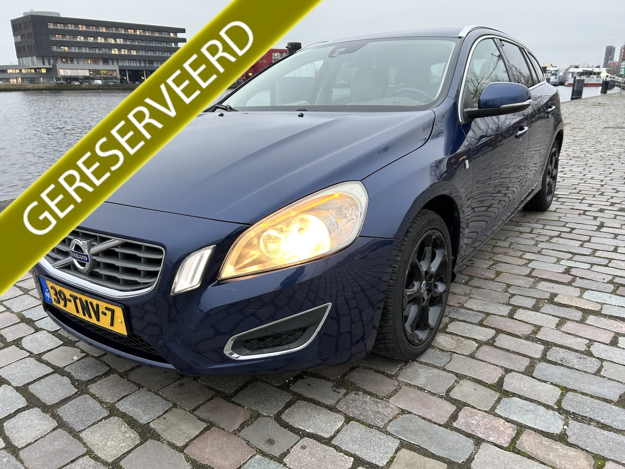 Volvo V60 - 1.6 T3 Ocean Race leer navi airco/ecc nieuwstaat! - AutoWereld.nl