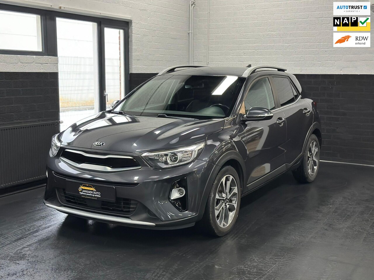 Kia Stonic - 1.0 T-GDi ExecutiveLine 1.0 T-GDi ExecutiveLine, automaat, leder, camera, navi, stoel/stuurverwarming, volle auto - AutoWereld.nl