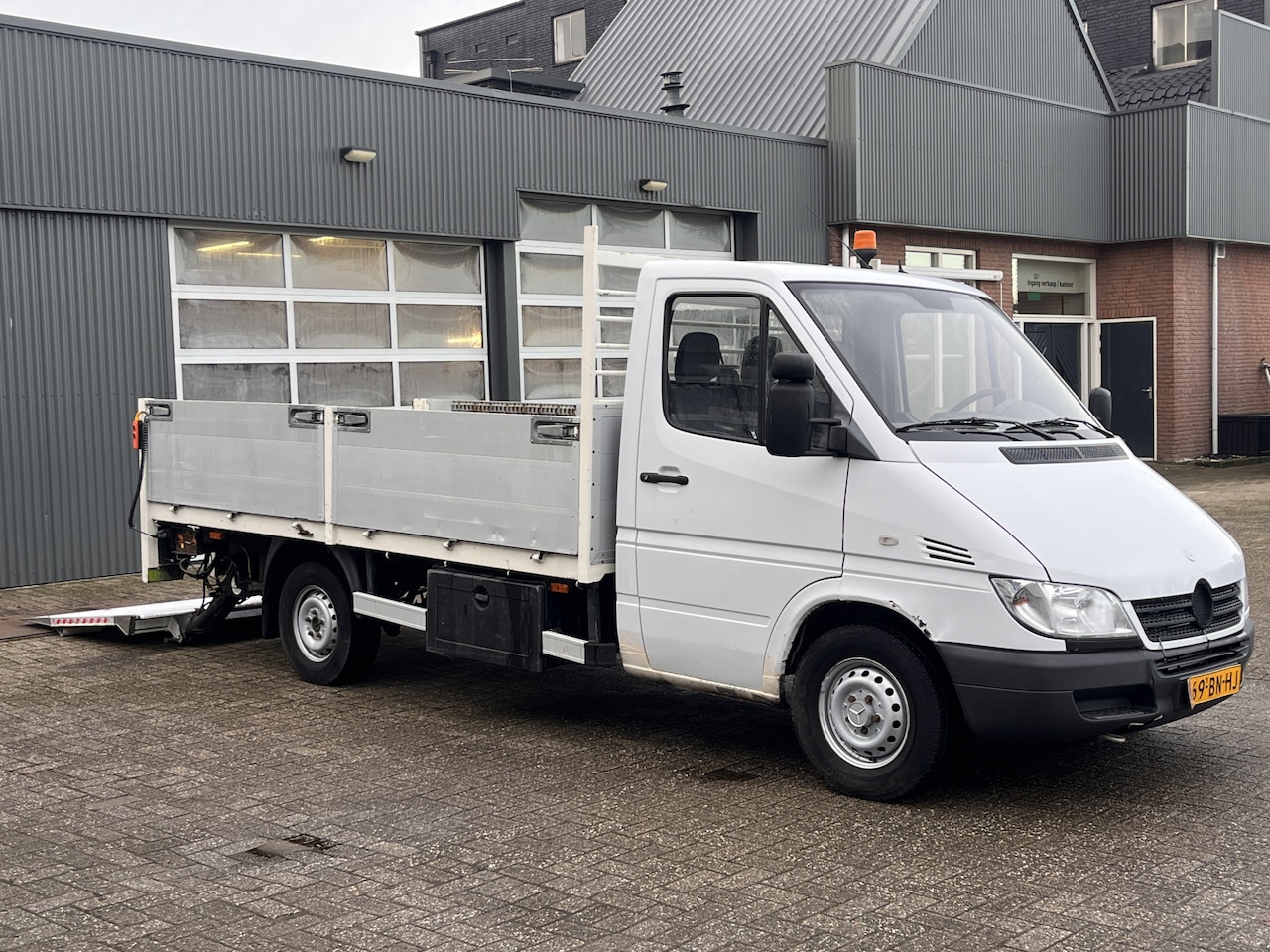 Mercedes-Benz Sprinter - 408 CDI 2.2 355 Open laadbak Pick-up Laadklep Dhollandia Trekhaak 2800 trekgewicht 3-Perso - AutoWereld.nl