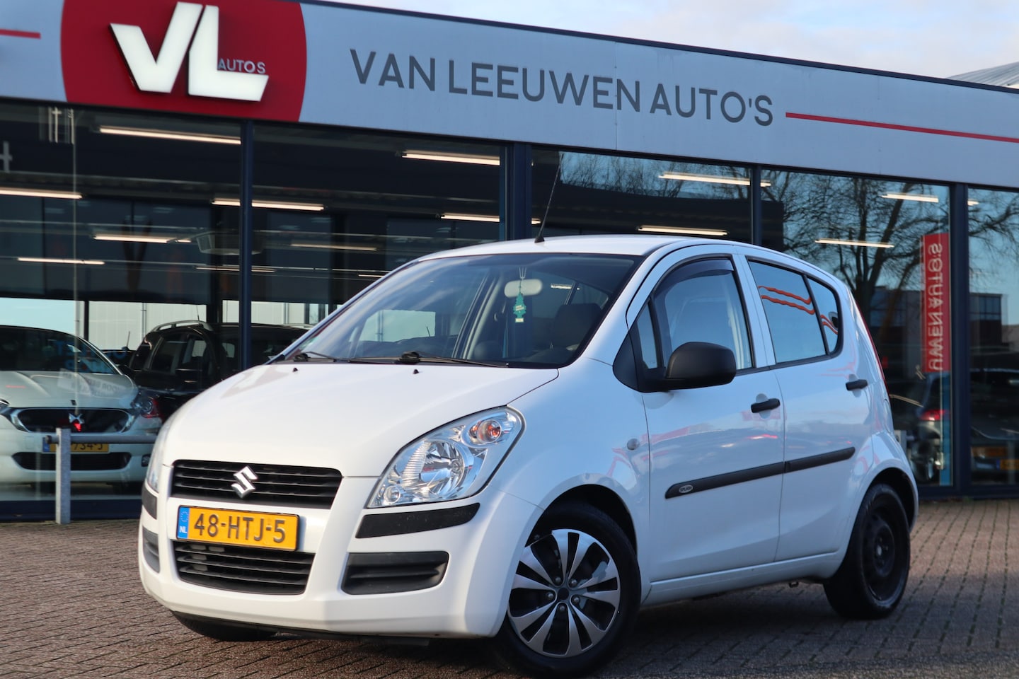 Suzuki Splash - 1.0 Trend | APK 08-01-2026 | Elektrische Ramen | Zuinig Rijden - AutoWereld.nl