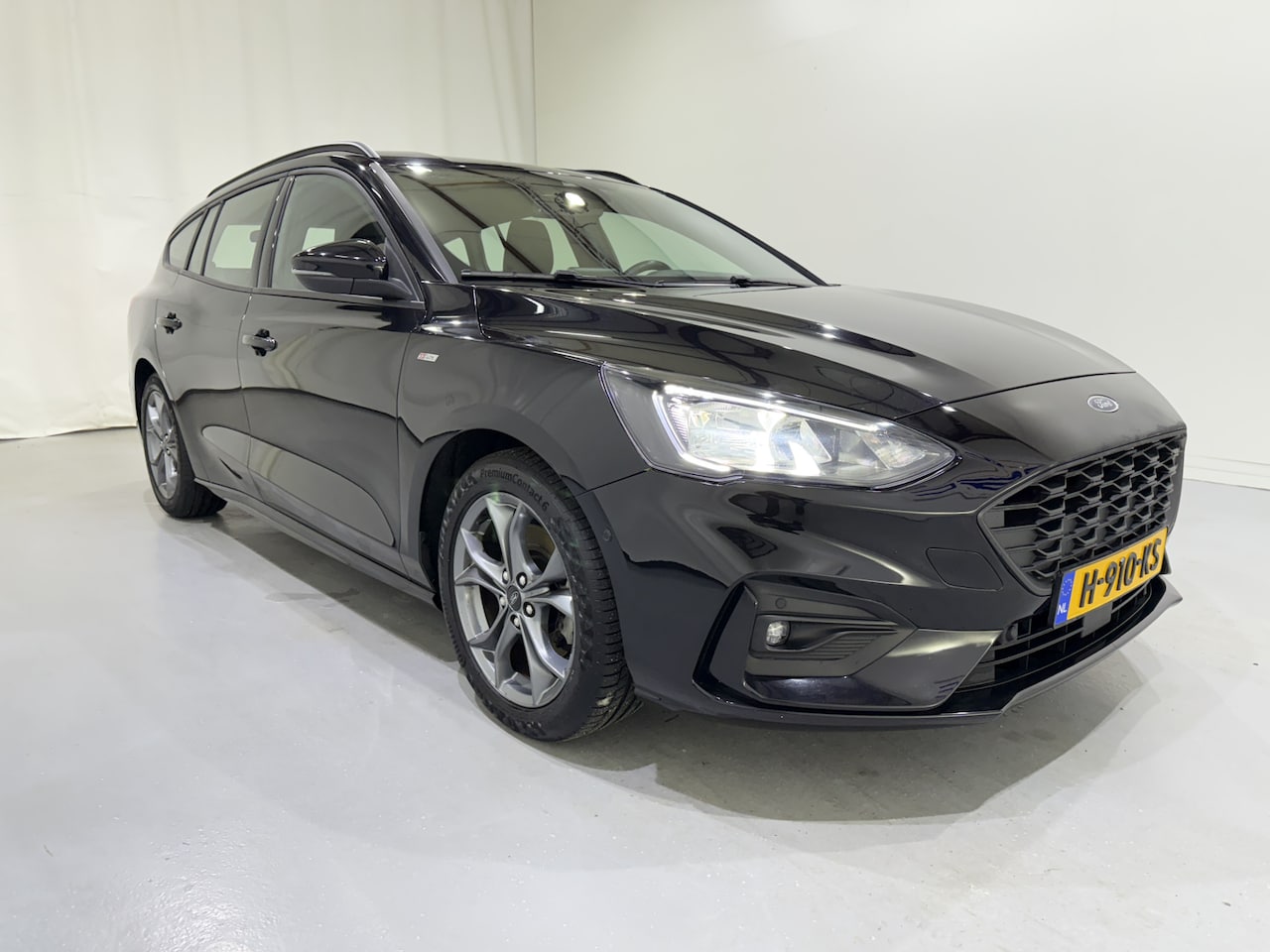 Ford Focus Wagon - 1.0 EcoBoost ST Line Business 1.0 EcoBoost ST Line Business - AutoWereld.nl