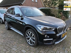 BMW X1 - XDrive20i High Exe Orange Edition AWD Automaat