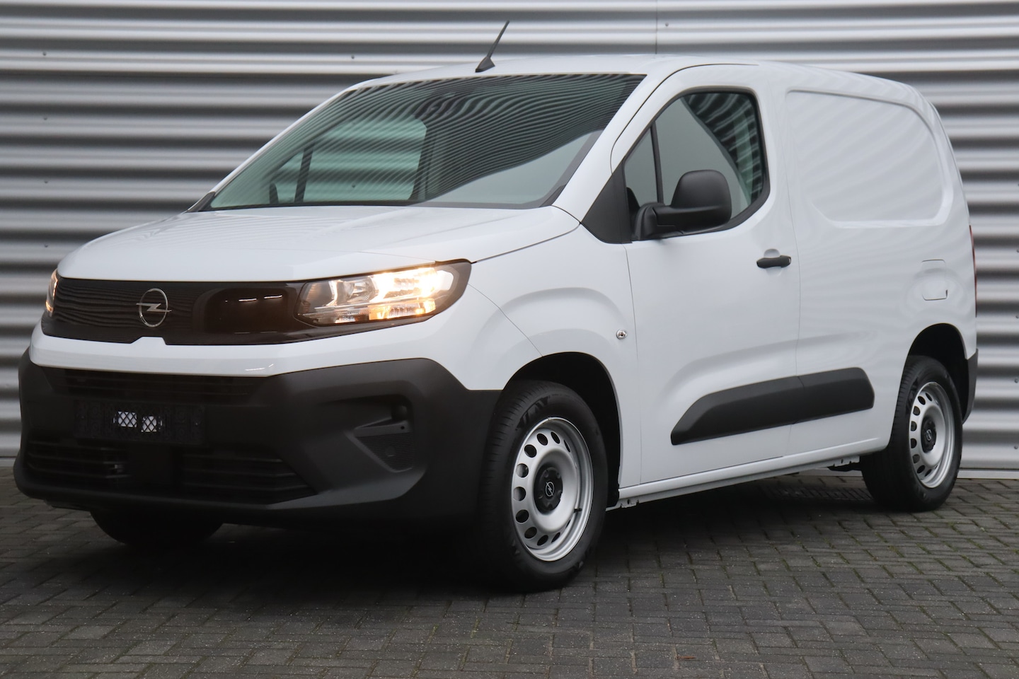 Opel Combo - 1.5 BlueHDi 100 S&S L1 | Apple Carplay/Android Auto|telefoonintegratie premium | Bluetooth - AutoWereld.nl