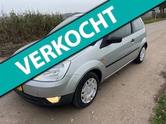 Ford Fiesta - 1.4-16V automaat / 1e eigenaar / lage km