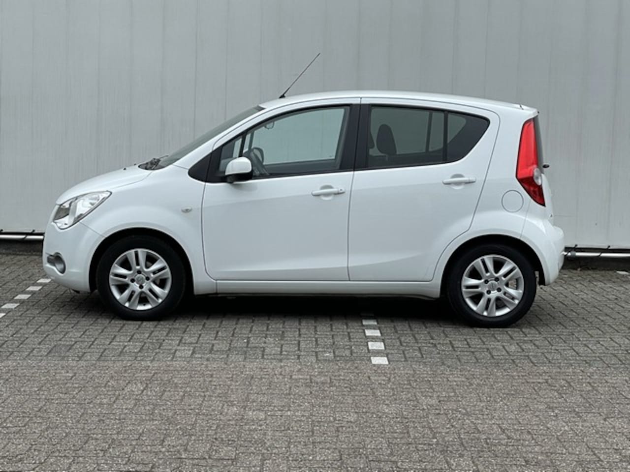 Opel Agila - 1.0 Edition met Style Pakket - AutoWereld.nl