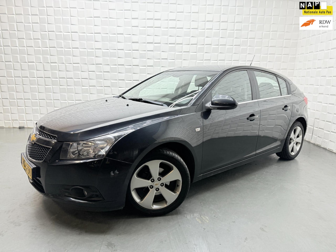 Chevrolet Cruze - 1.8 LTZ AIRCO NAVIGATIE PDC TREKHAAK NAP - AutoWereld.nl