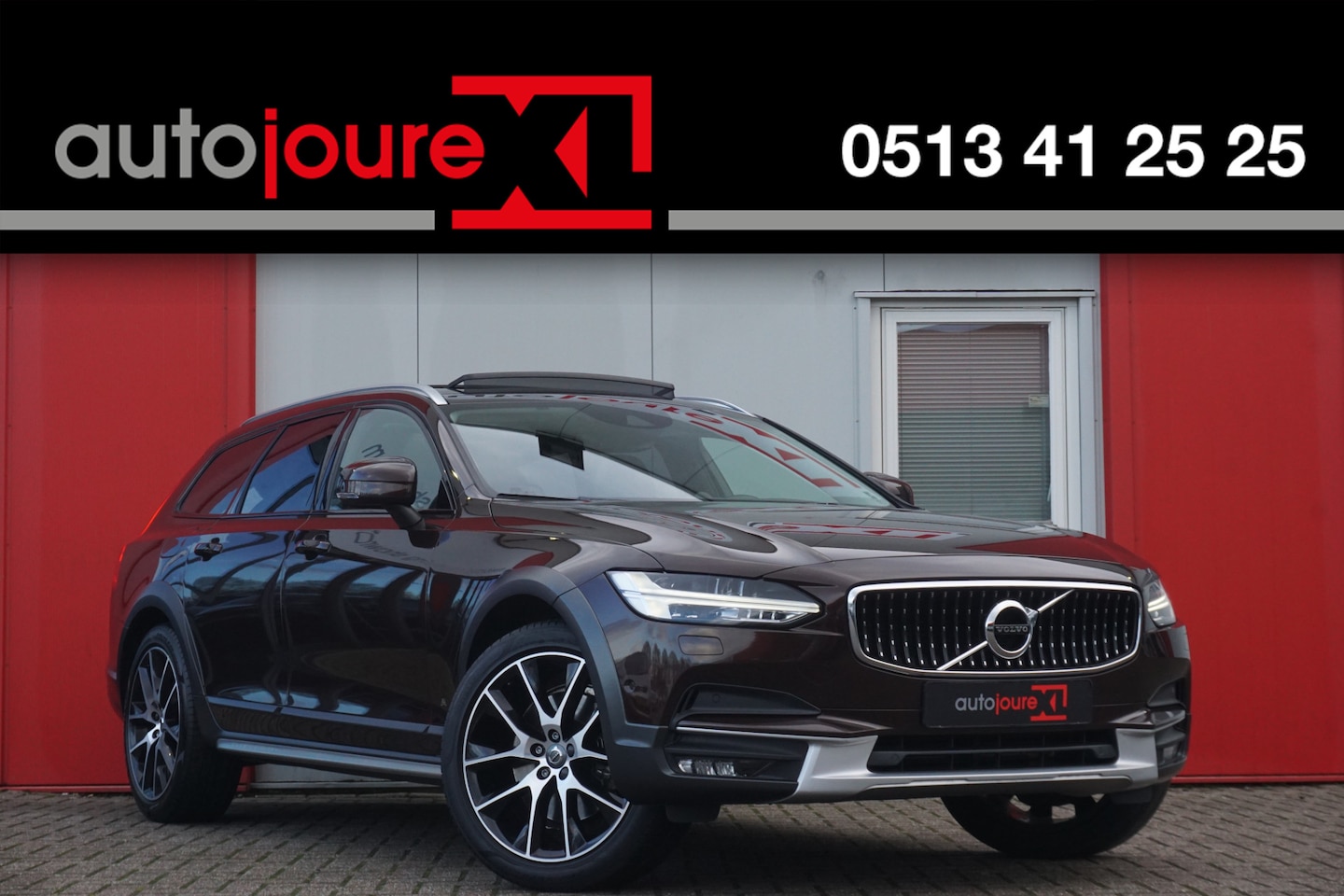 Volvo V90 Cross Country - 2.0 D5 Pro | Panoramadak | HUD | ACC | B&W | Camera | Leder | Trekhaak | - AutoWereld.nl