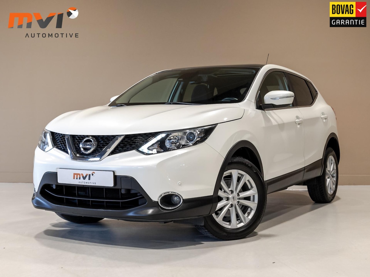 Nissan Qashqai - 1.2 Connect Edition / 116pk / Panorama dak / Achteruitrij camera / - AutoWereld.nl