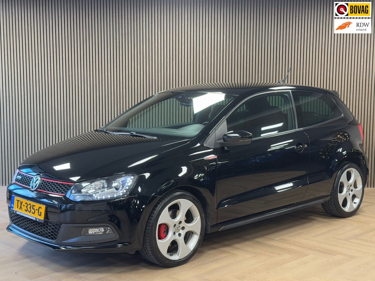 Volkswagen Polo - 1.4 TSI GTI DSG AUT. AIRCO CRUISE PDC NAVIGATIE BLUETOOTH STOELVERWARMING - AutoWereld.nl