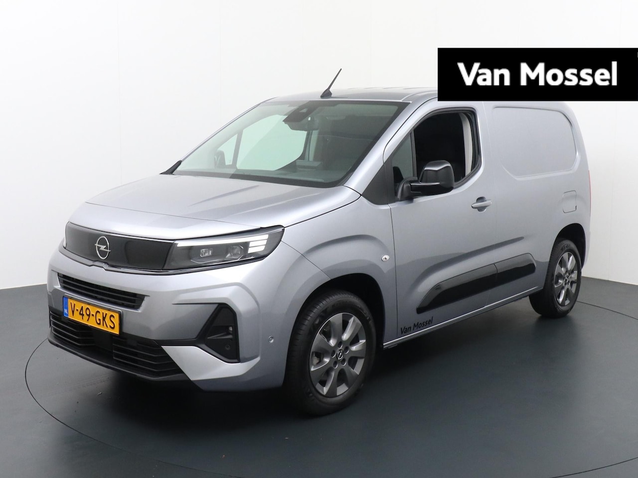 Opel Combo - 1.5 BlueHDi 130 S&S L1 | Navigatie | Parkeer sensoren | Trekhaak - AutoWereld.nl