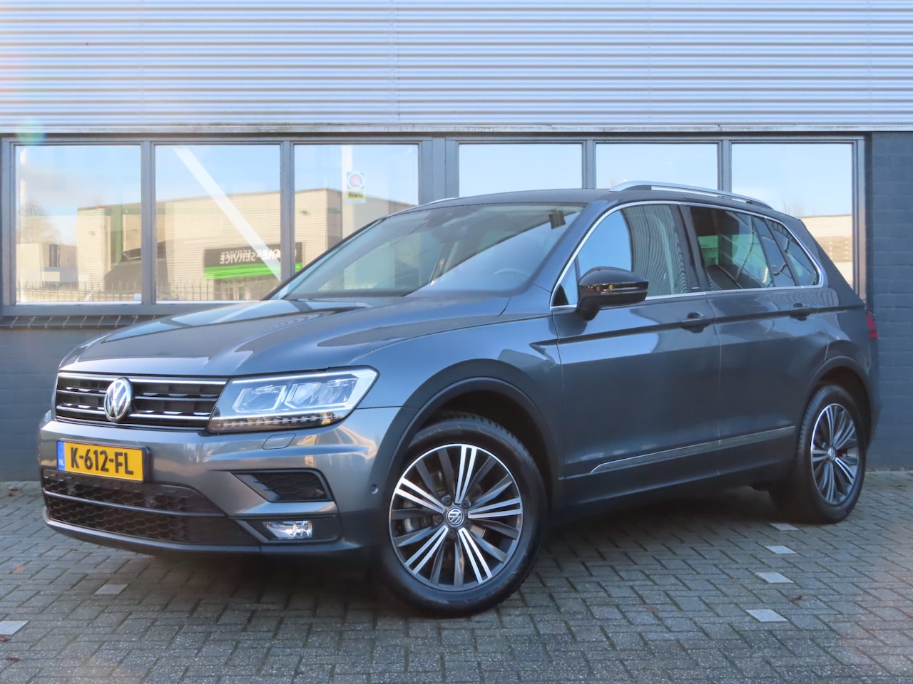 Volkswagen Tiguan - 1.5 TSI ACT Comfortline Business | trekhaak | adaptive cruise | dode hoek detectie | stoel - AutoWereld.nl