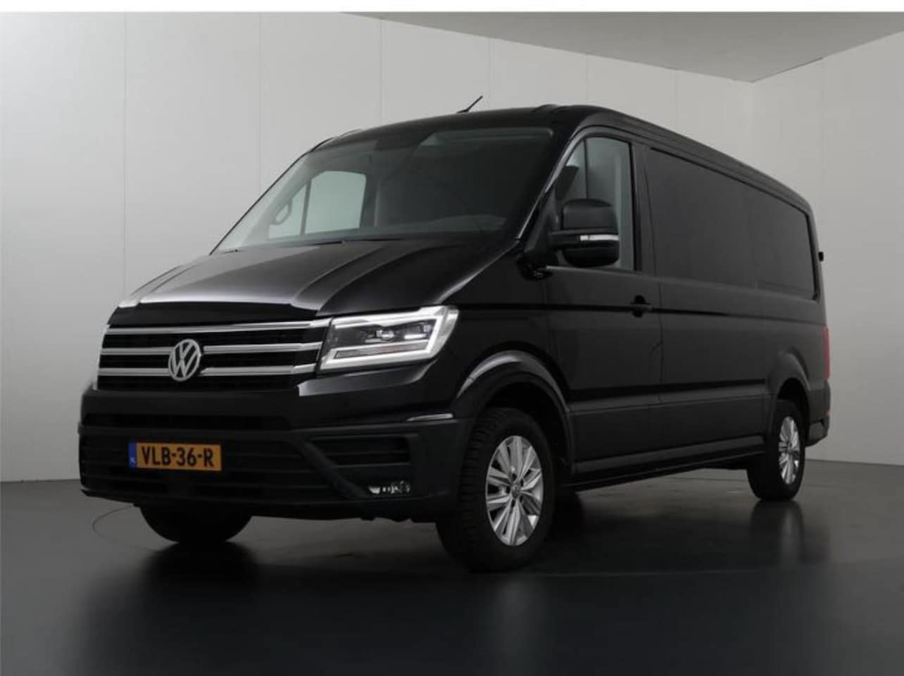 Volkswagen Crafter - 35 2.0 TDI 177pk Highline, Stoel en stuurverwarming, gestoffeerd L3H2 - AutoWereld.nl