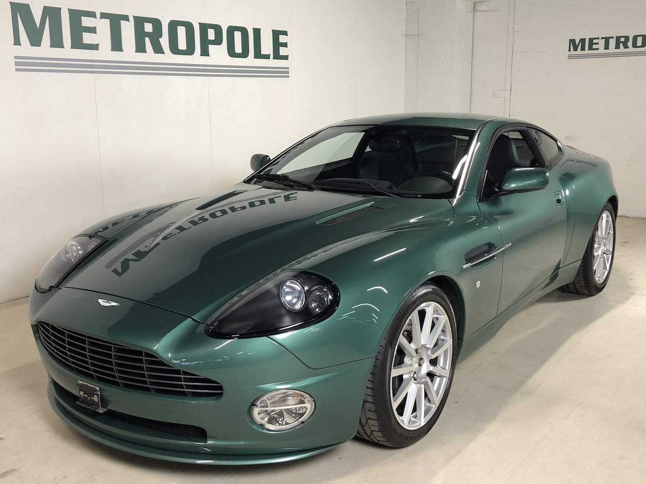 Aston Martin Vanquish - S M0953 - AutoWereld.nl