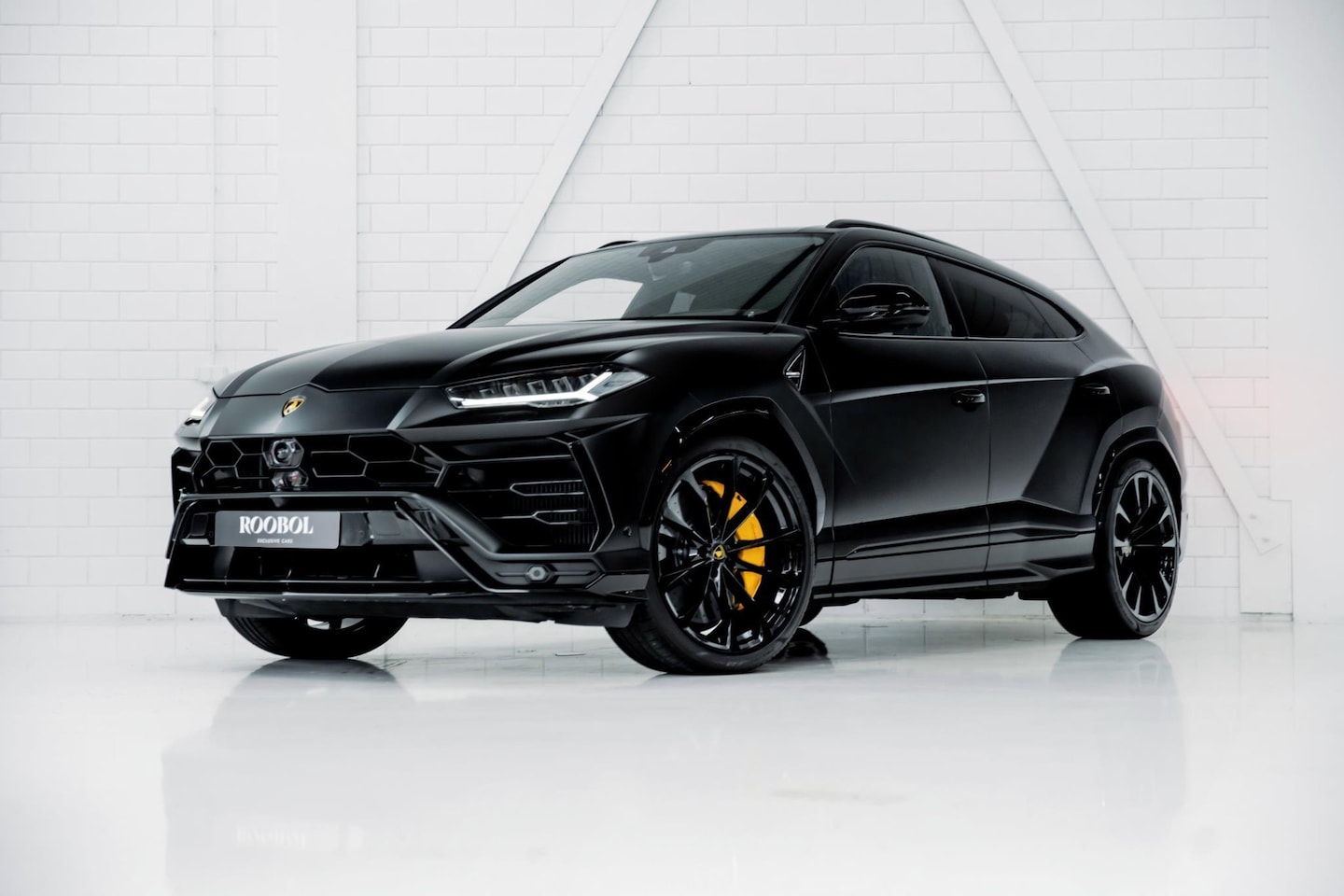 Lamborghini Urus - l Akrapovic l Advanced B&O l Matte full ppf l ANIMA - AutoWereld.nl