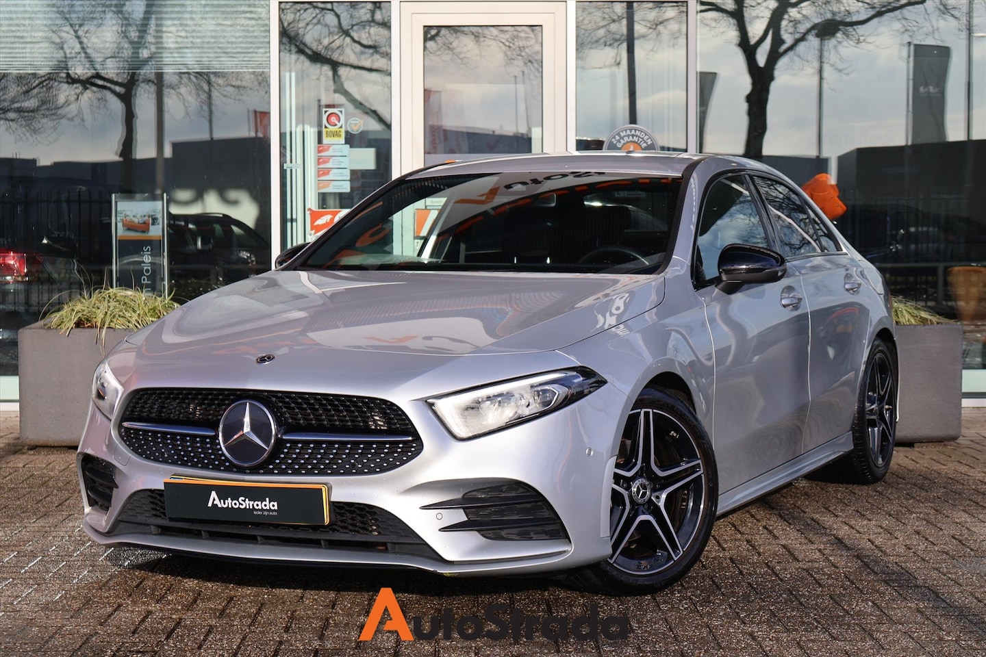 Mercedes-Benz A-klasse - Limousine A 200 AMG-Line 163pk 7G-DCT | Camera | LED | Virtual | Navi | Stoelverwarming - AutoWereld.nl