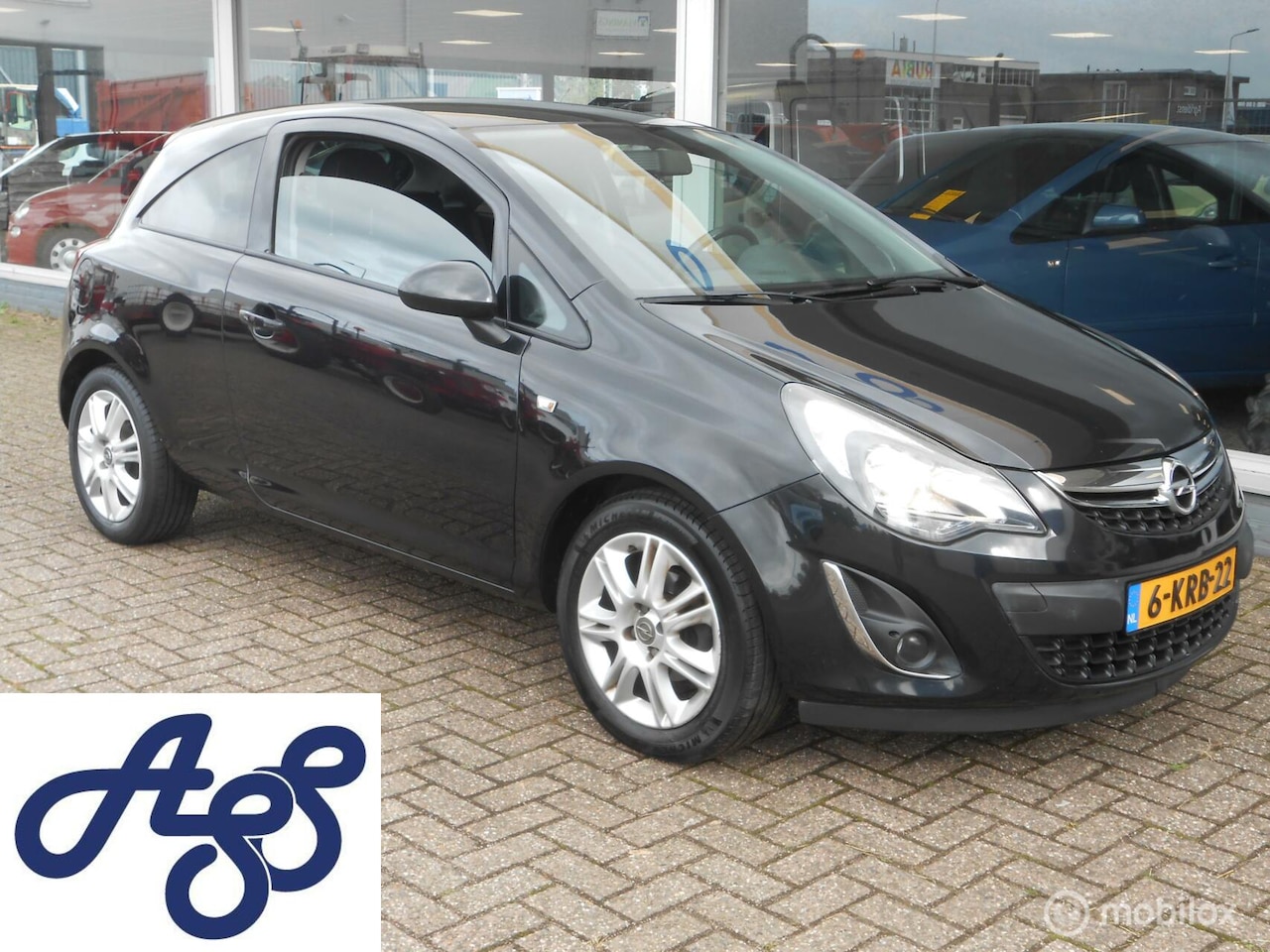 Opel Corsa - 1.2 16V 3D 2013 174710km NAP APK JULI 25 - AutoWereld.nl