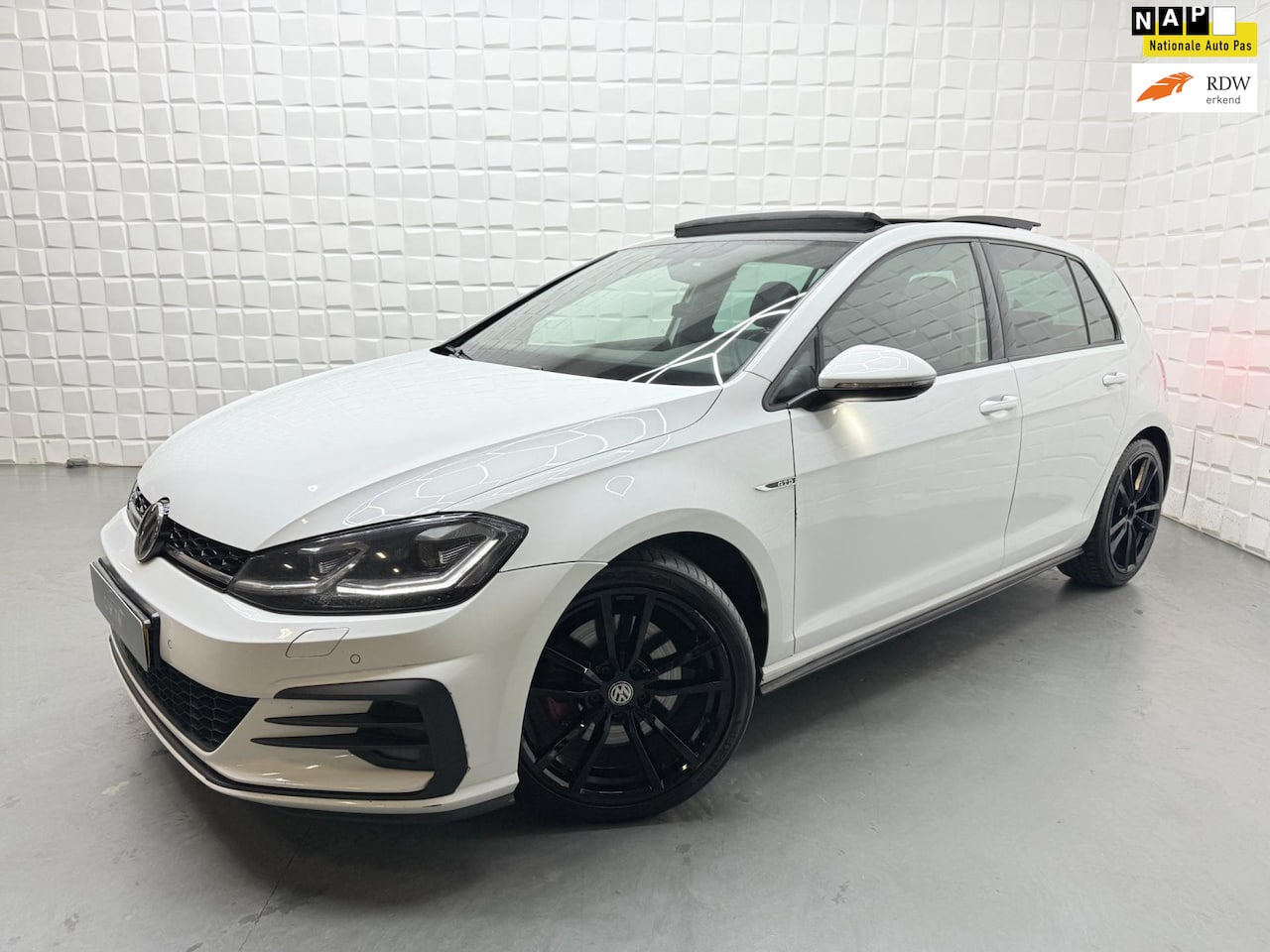 Volkswagen Golf - 2.0 TDI GTD PANO VIRTUAL KEYLESS ACC - AutoWereld.nl