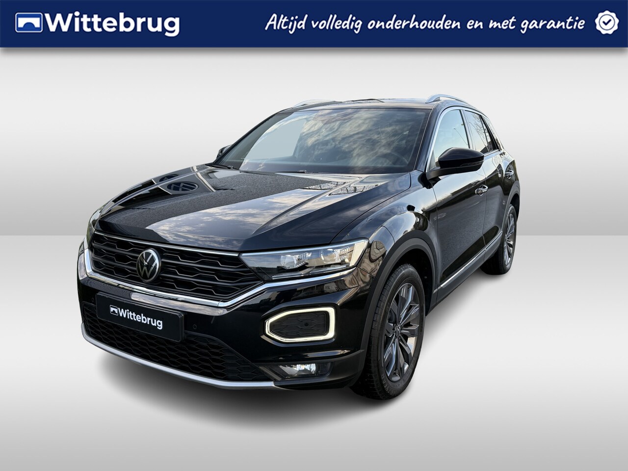 Volkswagen T-Roc - 1.5 TSI Sport / NAVI / 17"LMV / Elektr. Achterklep / Dode hoek waarschuwing - AutoWereld.nl