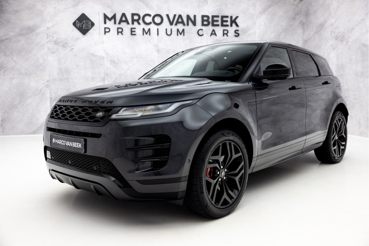 Land Rover Range Rover Evoque - P300e AWD R-Dynamic HSE | Pano | Head-Up | Black Pack - AutoWereld.nl