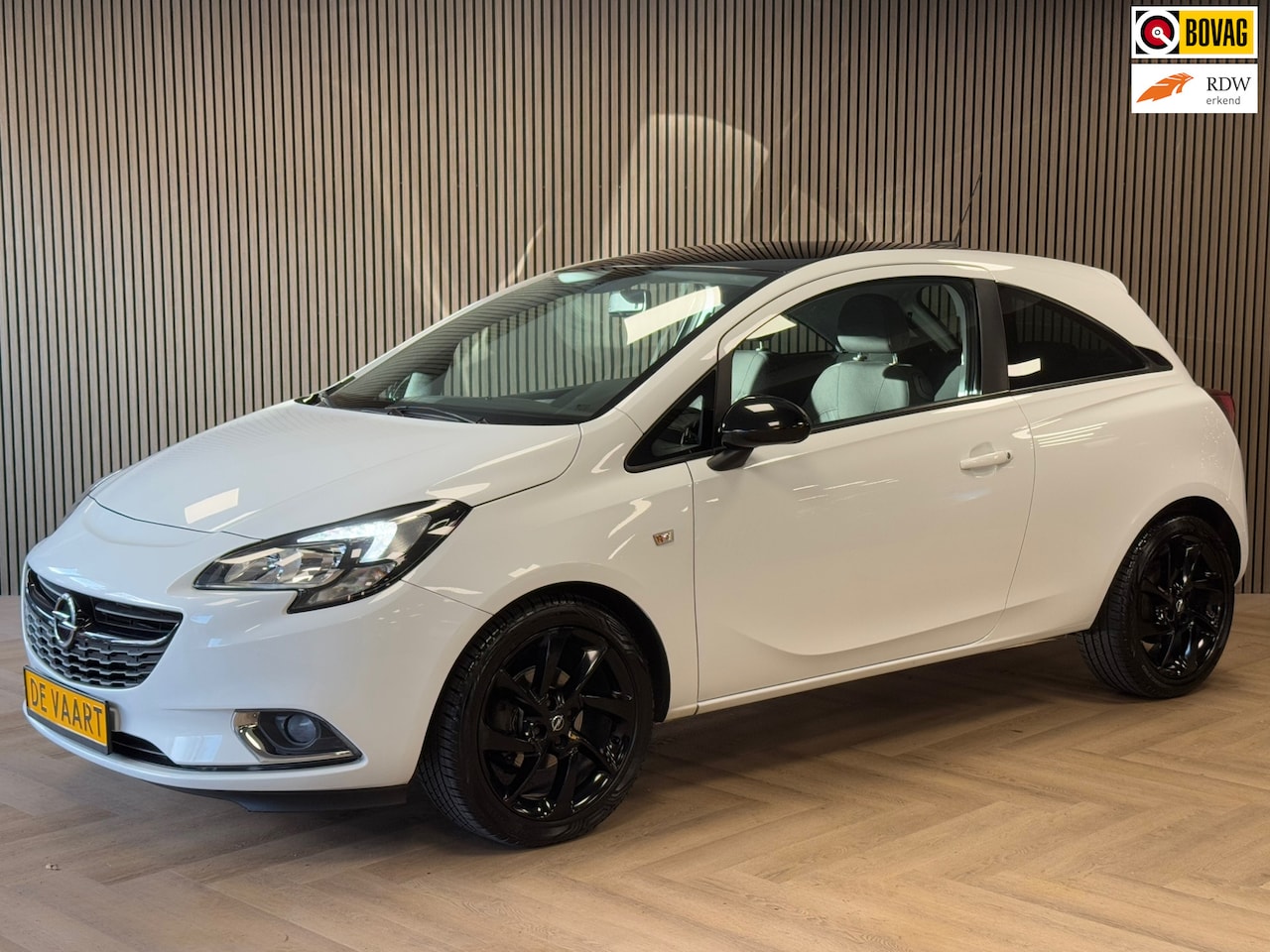 Opel Corsa - 1.4 Black Edition AIRCO CRUISE PDC STUUR/ STOELVERWARMING APPLE CARPLAY - AutoWereld.nl