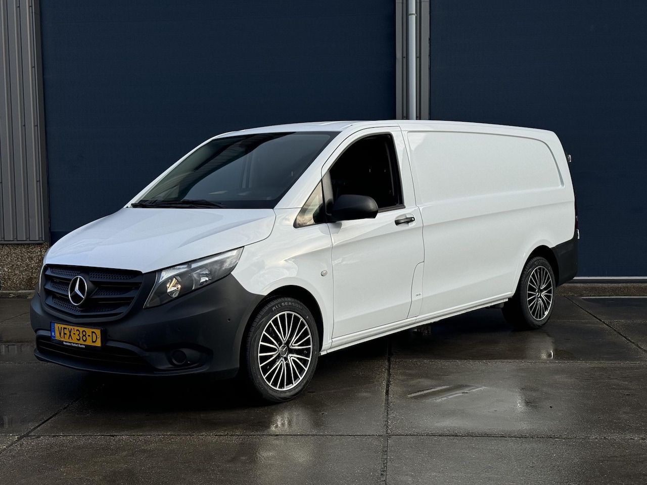 Mercedes-Benz Vito - 114 CDI Extra Lang AIRCO / CRUISE CONTROLE / NAVI / EURO 6 - AutoWereld.nl