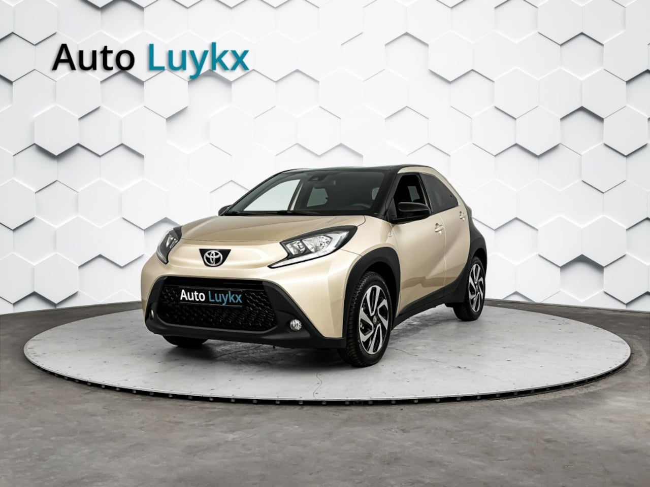 Toyota Aygo X - 1.0 Pulse | 17'' L.M. Velgen | Adaptieve Cruise Control | App Connect - AutoWereld.nl