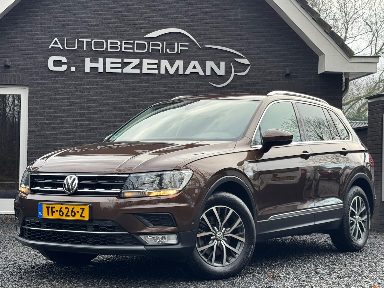 Volkswagen Tiguan - 1.4 TSI Comfortline Business R Groot Navi MF Stuur Camera Parkeer pakket - AutoWereld.nl