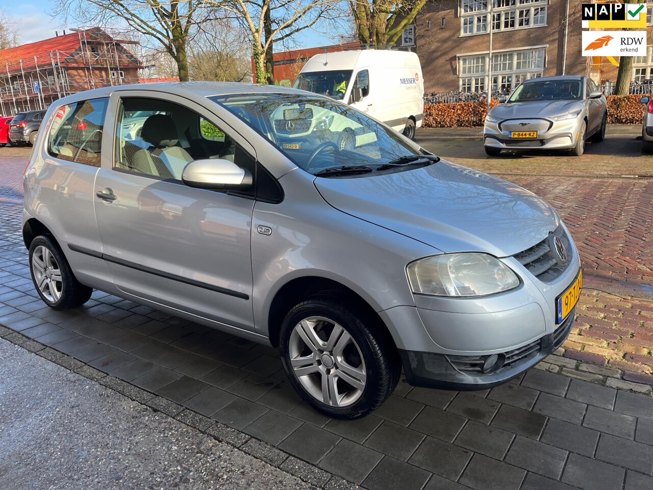 Volkswagen Fox - 1.2 Trendline / nwe apk - AutoWereld.nl