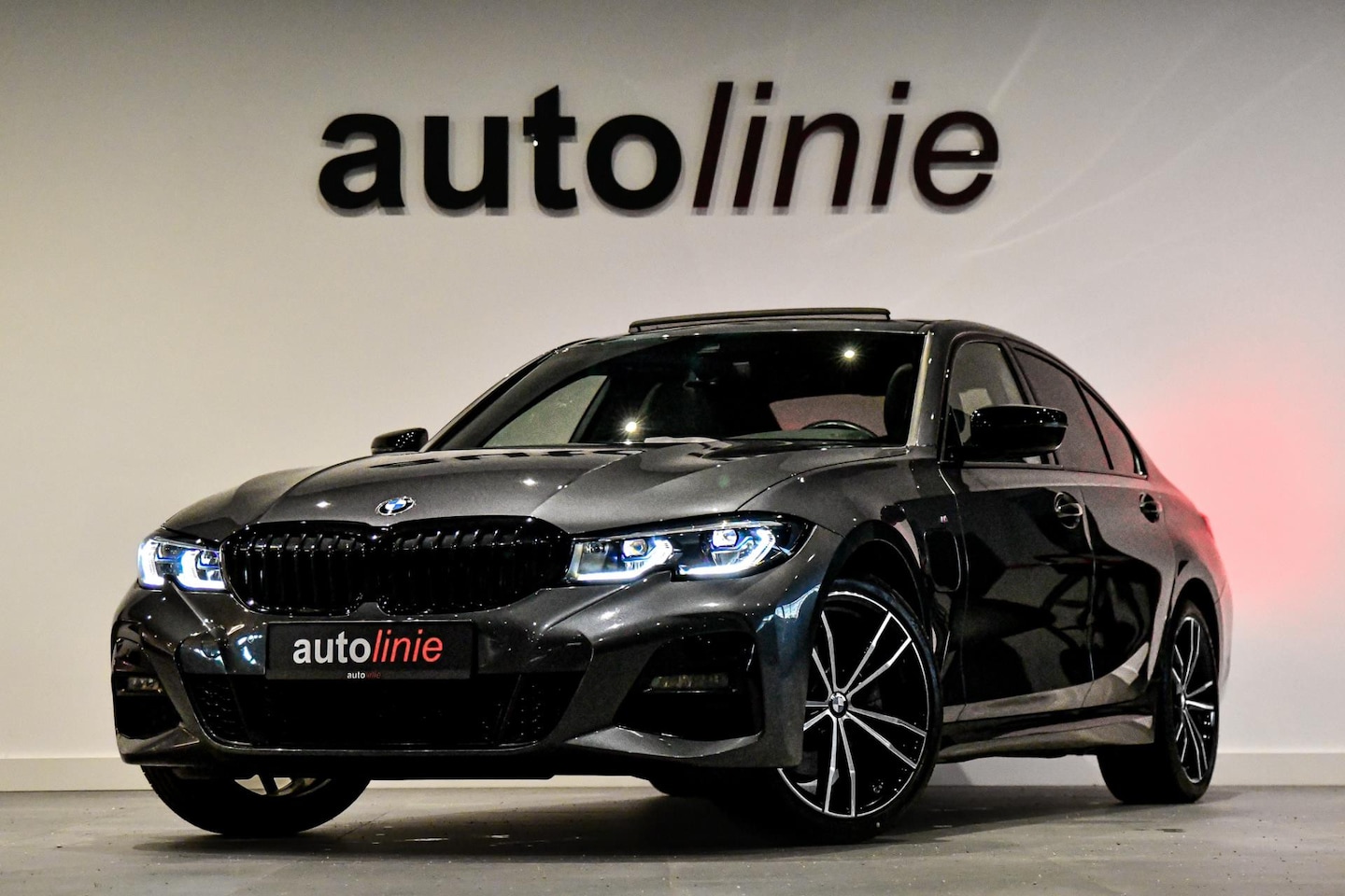 BMW 3-serie - 320e M-Sport, Aero, Pano, Laser, Camera, Keyless, Sfeer, Hifi, Trekhaak, CarPlay! - AutoWereld.nl