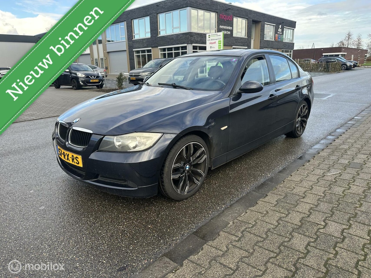 BMW 3-serie - 318i Dynamic Executive HANDEL / EXPORT - AutoWereld.nl