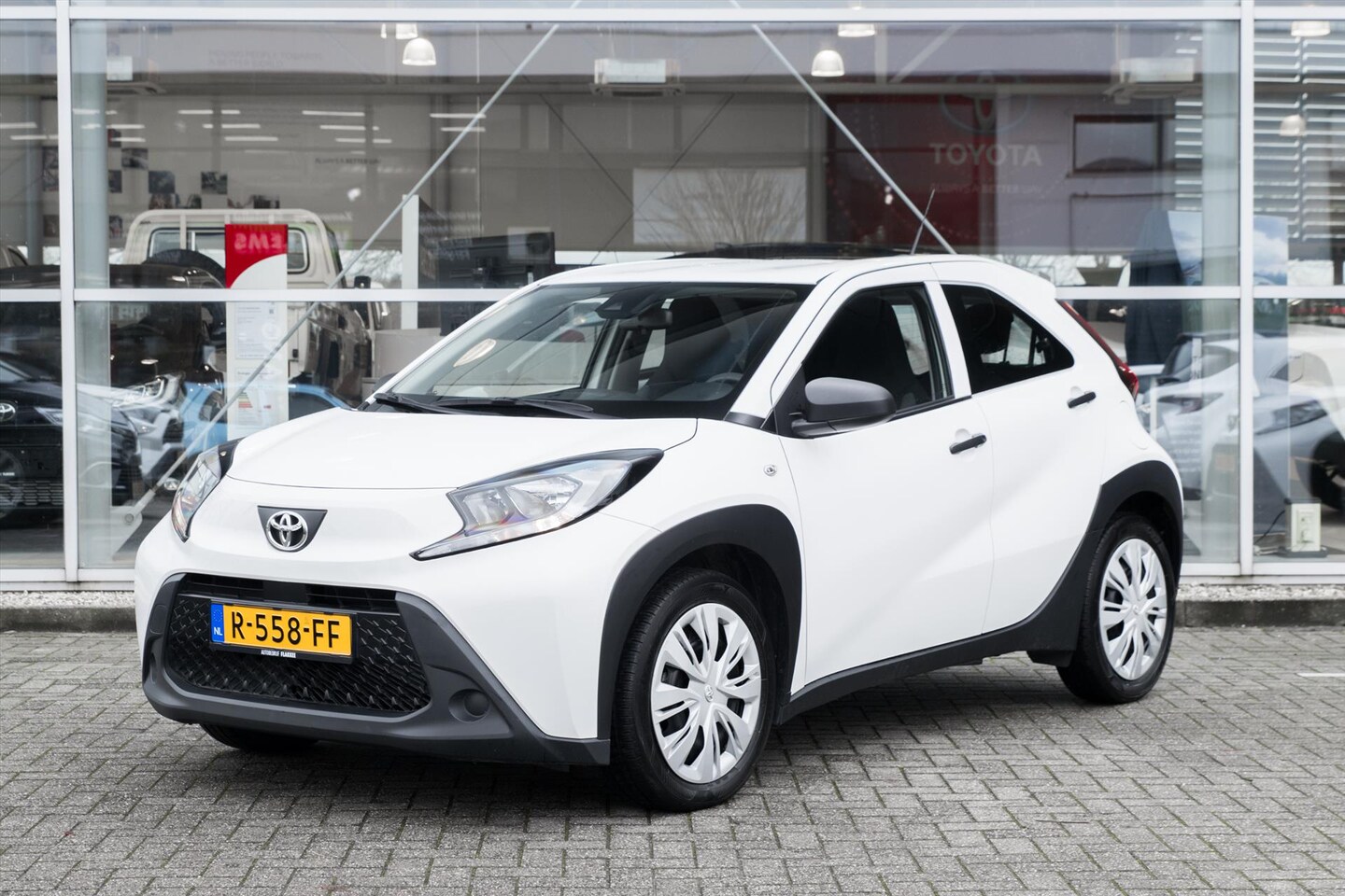 Toyota Aygo X - 1.0 VVT-i MT 72pk | Dlr. Ondh. - AutoWereld.nl