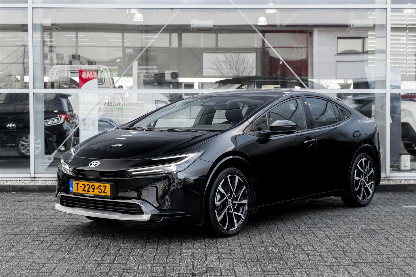 Toyota Prius - 2.0 Plug-In Hybrid 223pk Executive | Demo - AutoWereld.nl